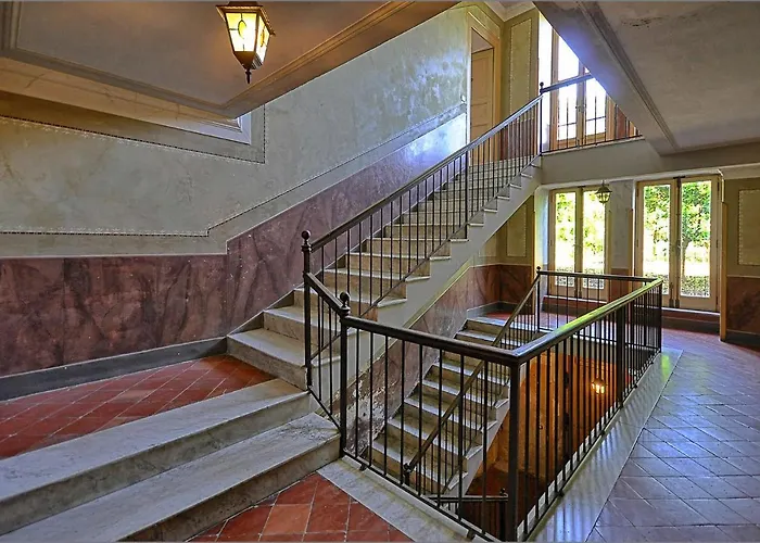 Anthea לינה וארוחת בוקר 4*